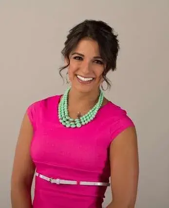 Victoria-Arlen-Headshot-1-2-1